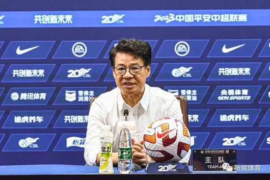 与其他男人享受暴力